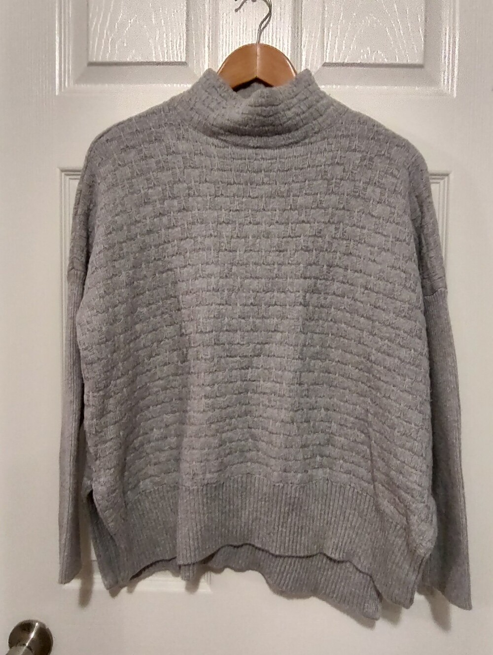 Women’s Mock Neck Textured Knit Sweater - Gray